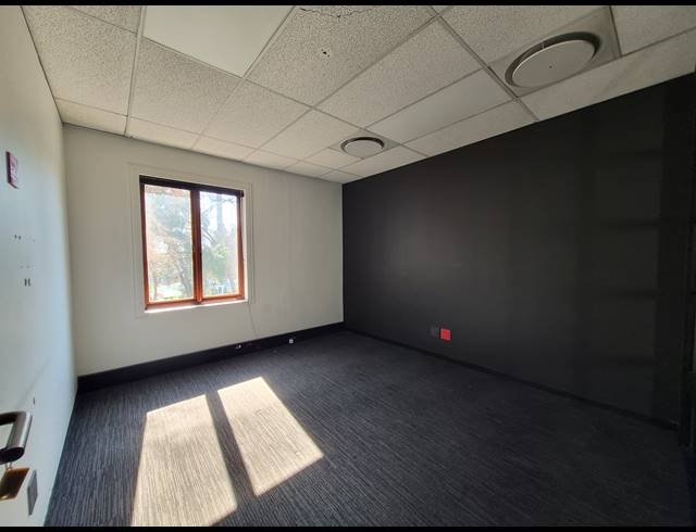 1,627M² OFFICE TO LET IN SANDTON CENTRAL